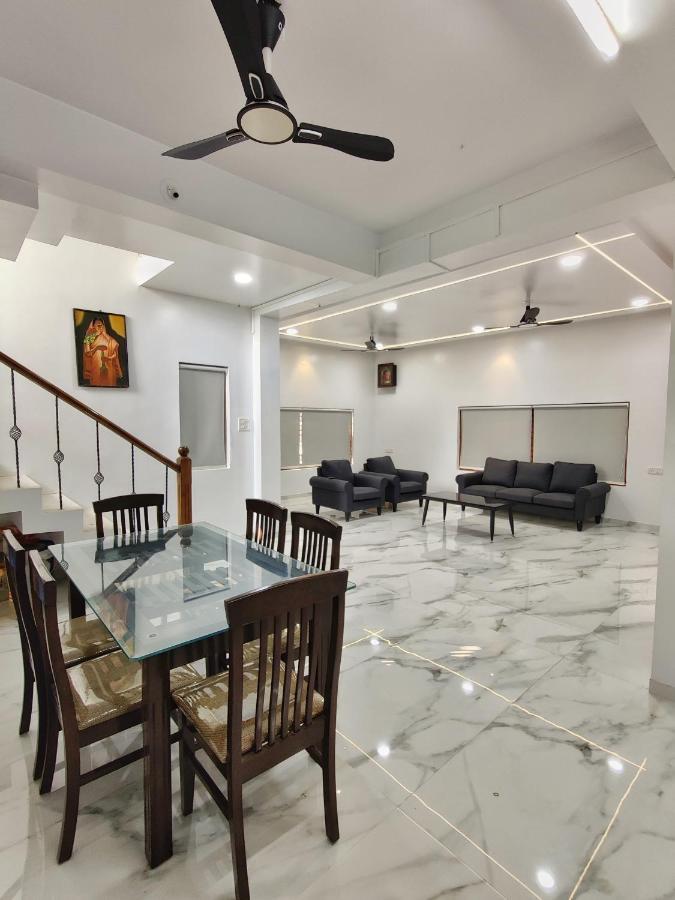 Vedganga Villa - Homestay コールハープル エクステリア 写真
